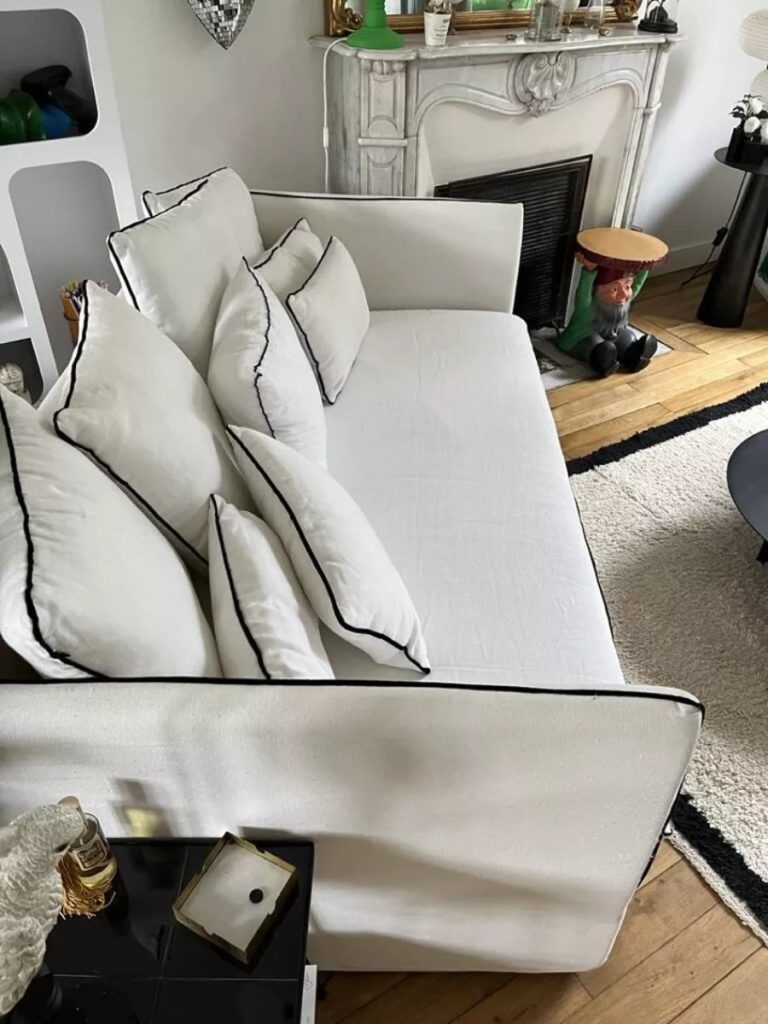 Canapé sur mesure AMBRE lin lavé blanc finition liseret velours noir 1 Canapé sur mesure AMBRE en lin lavé blanc avec liseret noir – Berengere Leroy