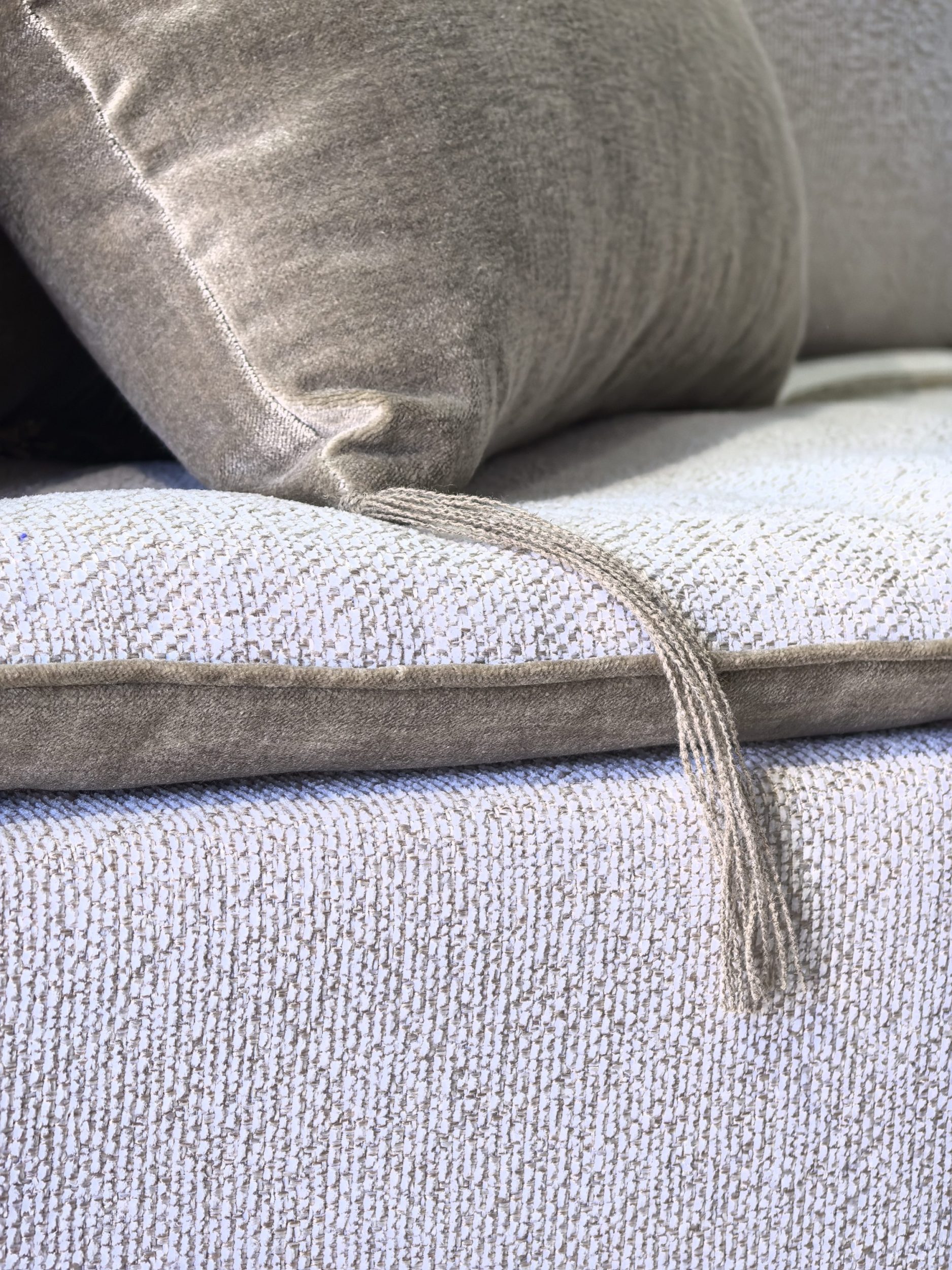Canapé Noé 230 cm en Tala & velours Tsar / Pièce de Projet
